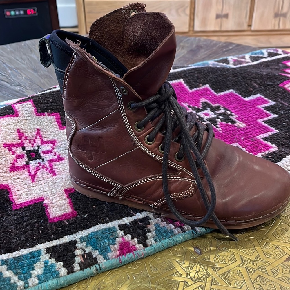 OeTZI3300 hydro guard water resistance leather lace up boots